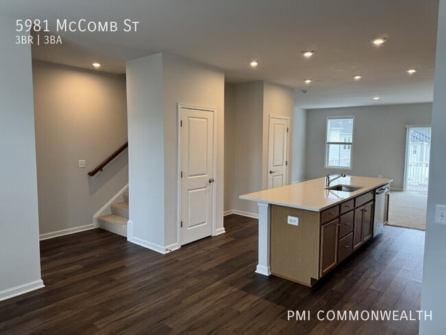 Building Photo - 5981 McComb St