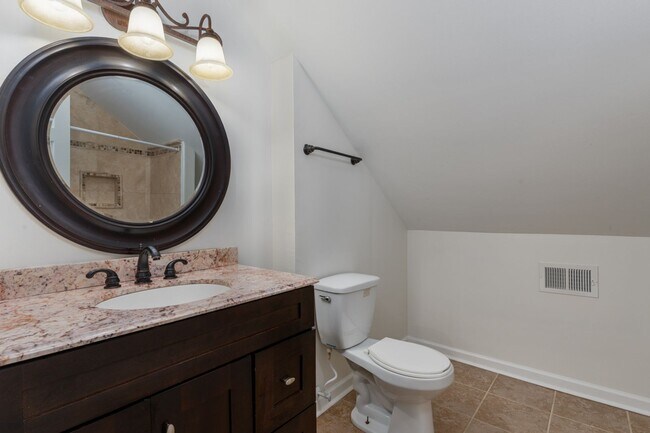 Building Photo - Charming 4-Bedroom Home in Prime Columbia ...