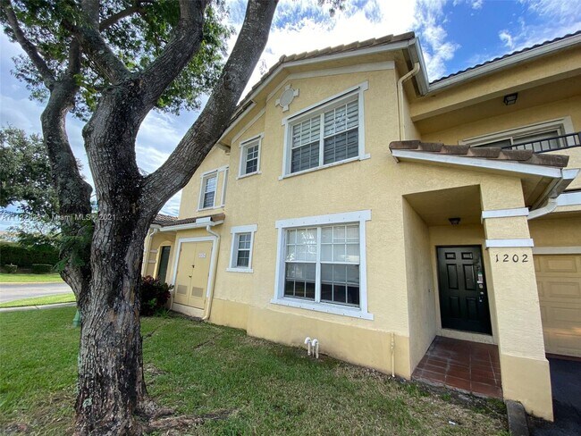 Primary Photo - 1202 Belmont Ln
