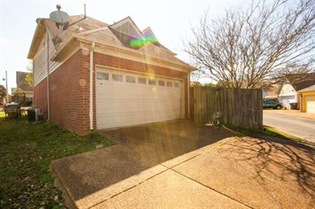 Building Photo - Beautiful 3-Bedroom Home in Cordova-Modern...