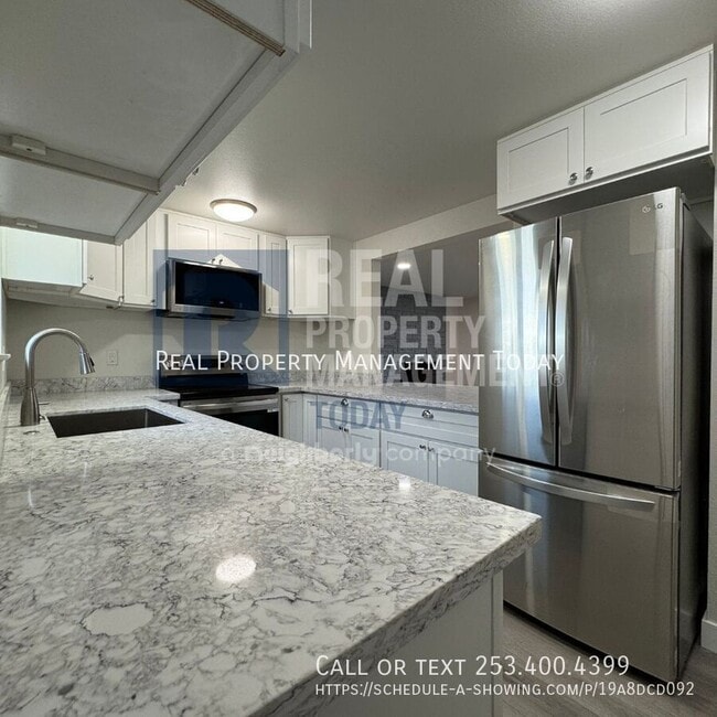 Building Photo - 1204 S 54th St