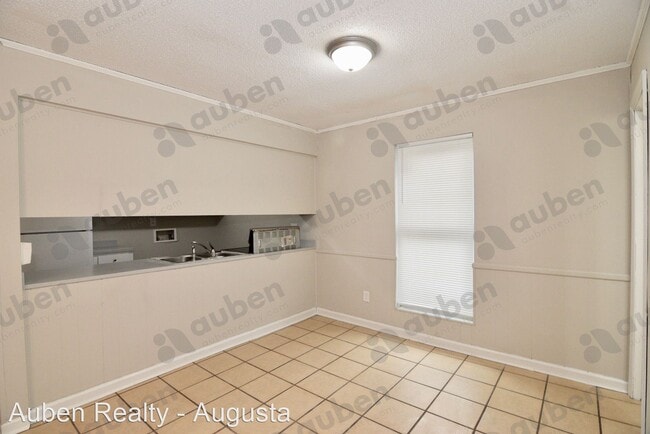 Building Photo - 2 br, 1.5 bath House - 2312 Winston Way