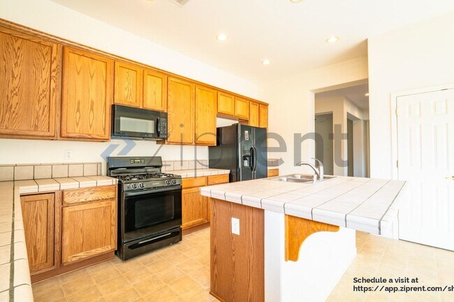 Building Photo - 100 Canterbury Ct