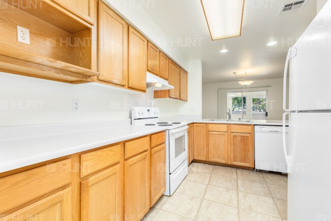 Building Photo - 2208 Kirkbride Ave