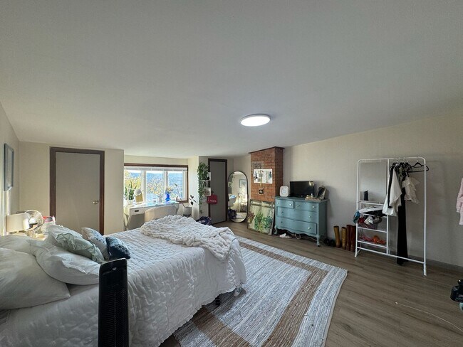 Building Photo - 308 Klotter Ave