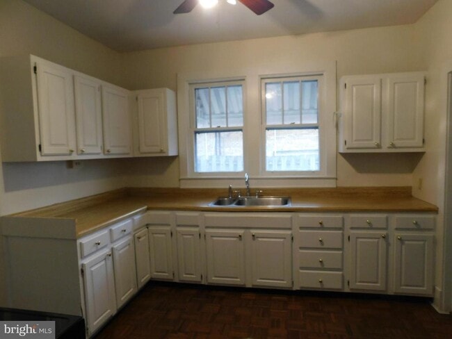 Building Photo - 614 National Ave