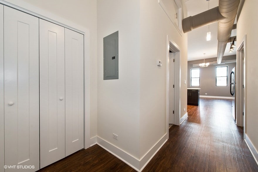 Unit Entry - 2001 S State St