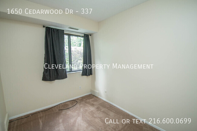 Building Photo - Convenient Westlake Condo!