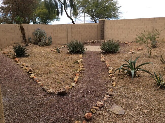 Building Photo - 44812 Paraiso Ln