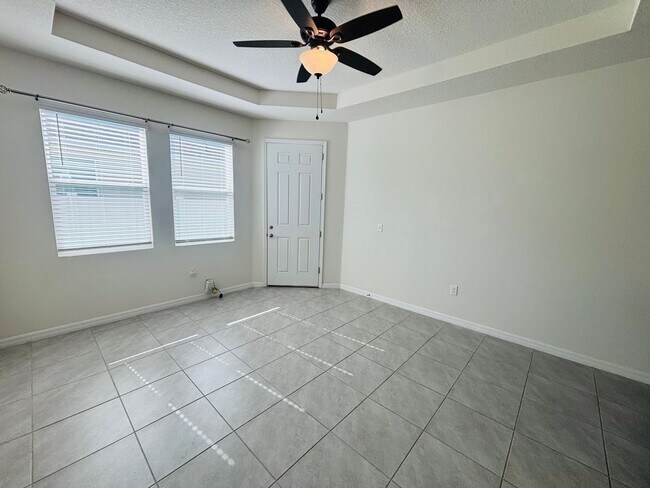 Building Photo - Beautiful Home (Must See!!) W/ Mother In-L...