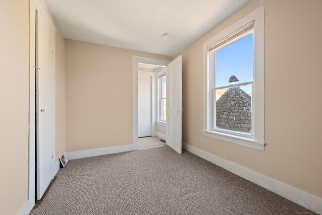 Building Photo - 11 Schwanda Rd