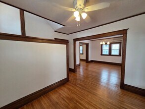 Building Photo - Beautiful and large Cedar Falls House