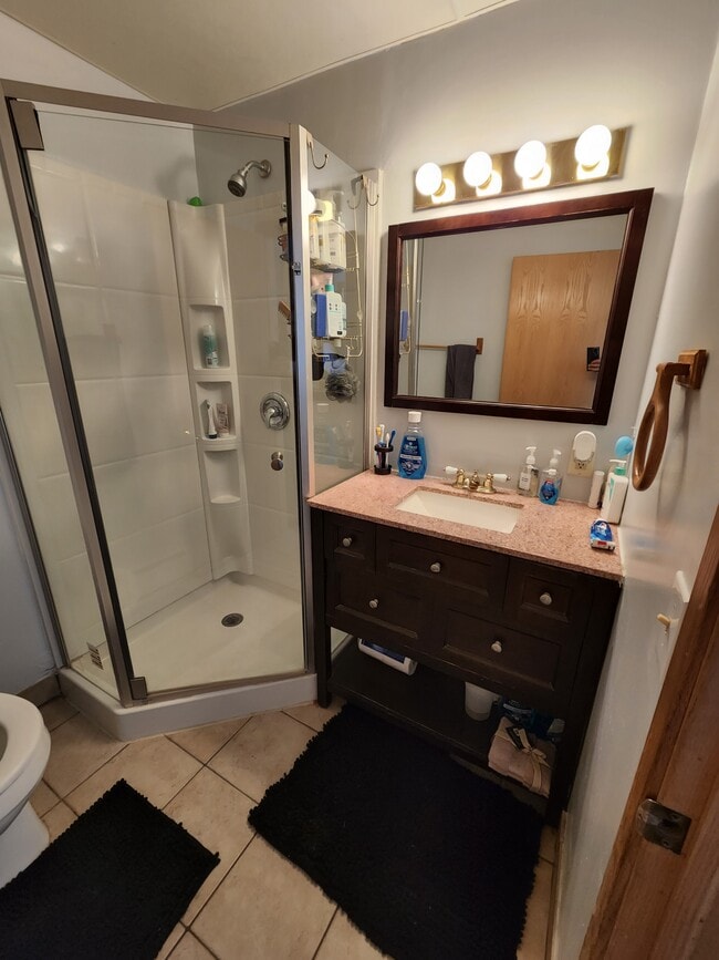 Building Photo - 818 Brown St