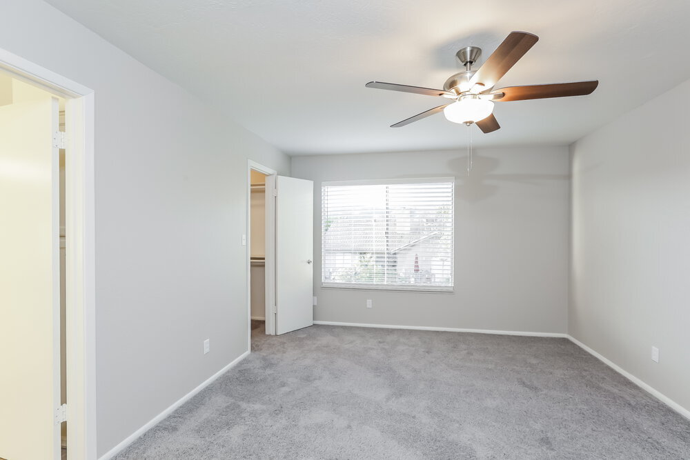 Building Photo - 1635 E Apollo Rd