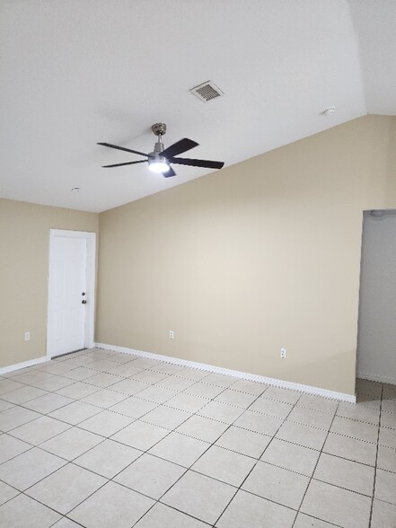 Building Photo - 2225 86th Ct