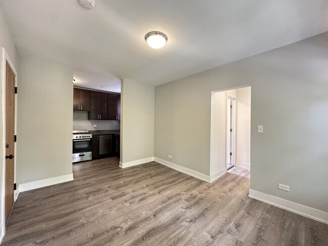 Building Photo - 436 W Belden Ave