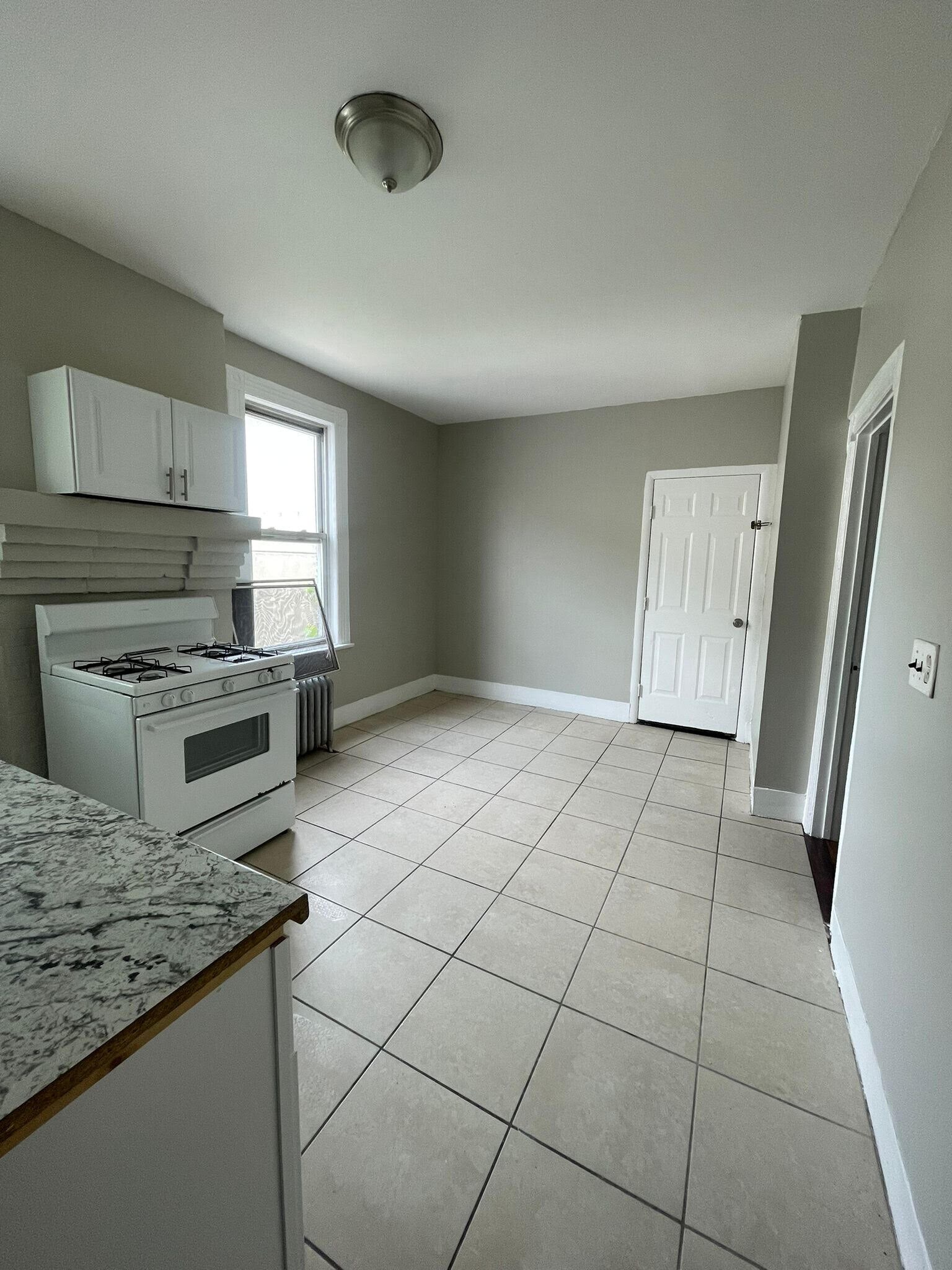 Building Photo - 18 Atlantic St