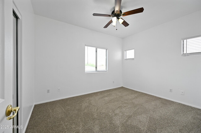 Building Photo - 605 W Latona Rd