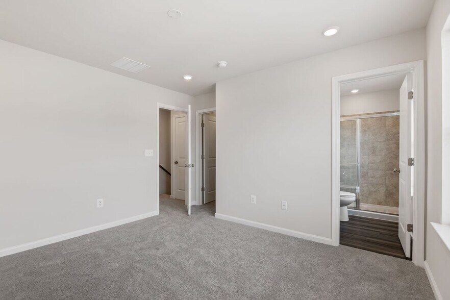 Building Photo - 105 Milburn Dr
