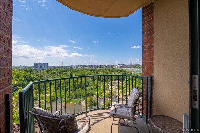 Primary Photo - 1101 Haxall Point