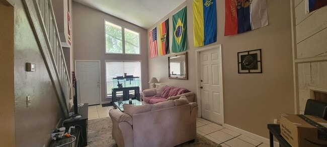 Building Photo - 3BR/2BA Home with Bonus/Game Room in Quiet Residential Neighborhood