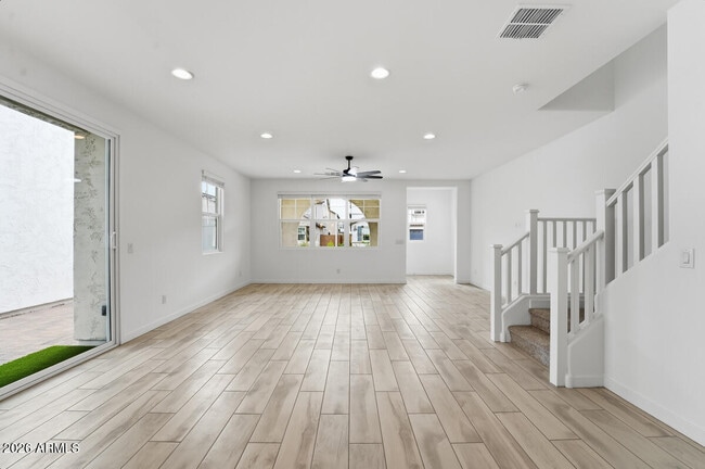 Building Photo - 8336 E Peterson Ave