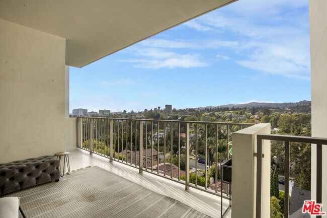 Building Photo - 10433 Wilshire Blvd