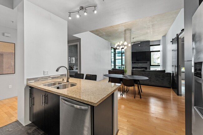 Building Photo - 1050 Island Ave