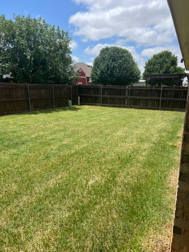 Building Photo - 3817 Enchanted Rock Rd