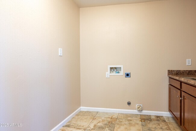 Building Photo - 10530 W Alabama Ave