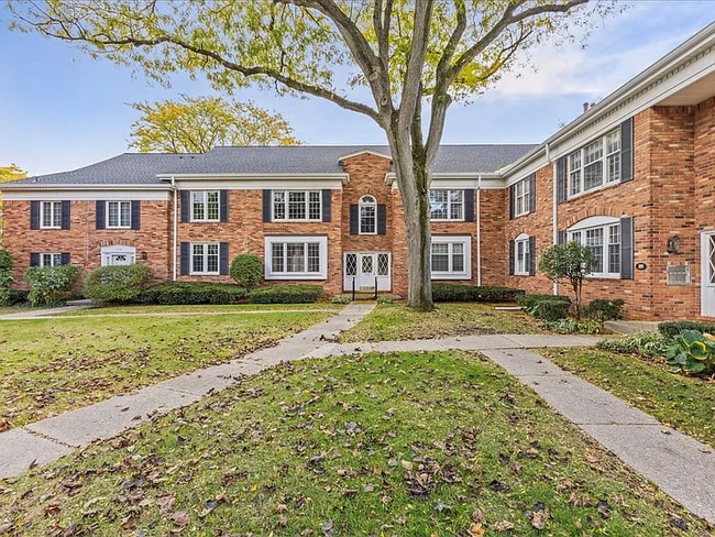 Building Photo - 750 Trailwood Path