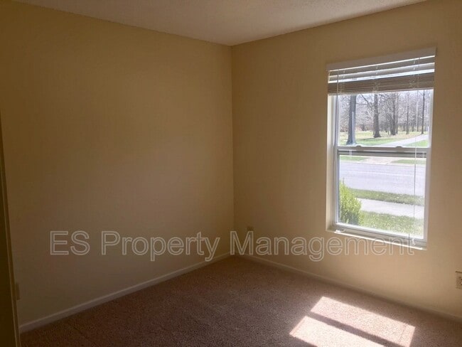 Building Photo - 10264 Cumberland Pointe Blvd