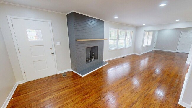 Building Photo - 1401 Magnolia St