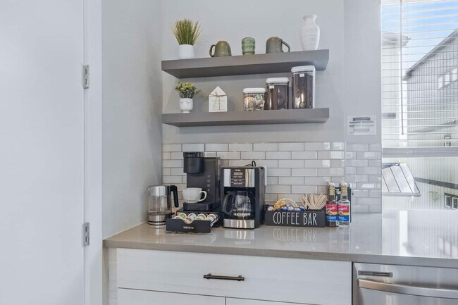 Building Photo - 6029 Benton St