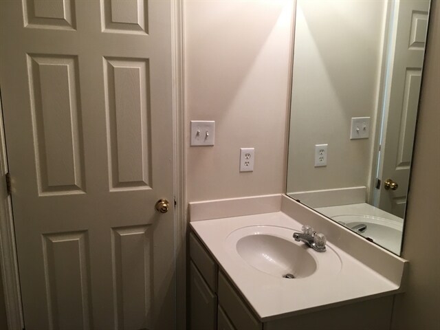 Building Photo - 5914 Lindley Crescent Dr