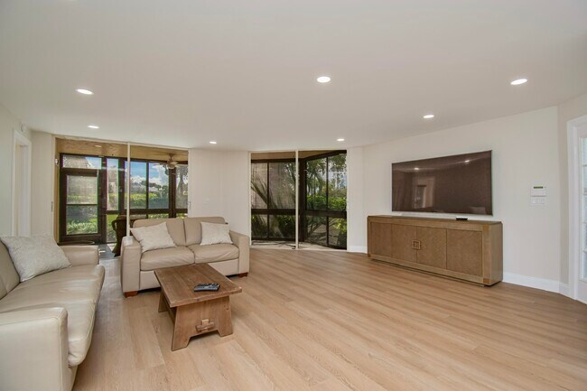 Building Photo - 7248 Clunie Pl