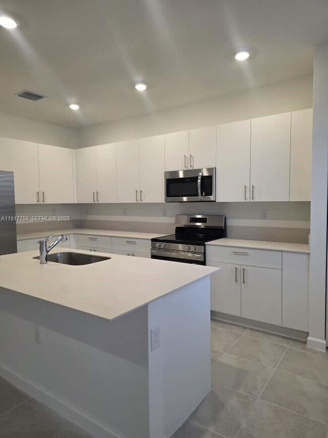 Building Photo - 17875 SW 359 Ter