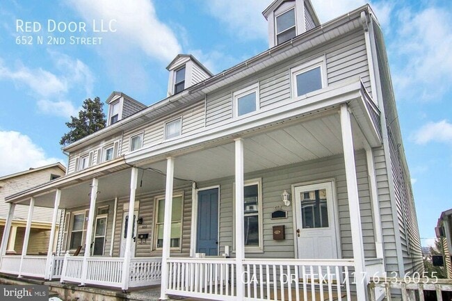 Building Photo - 652 N 2nd St