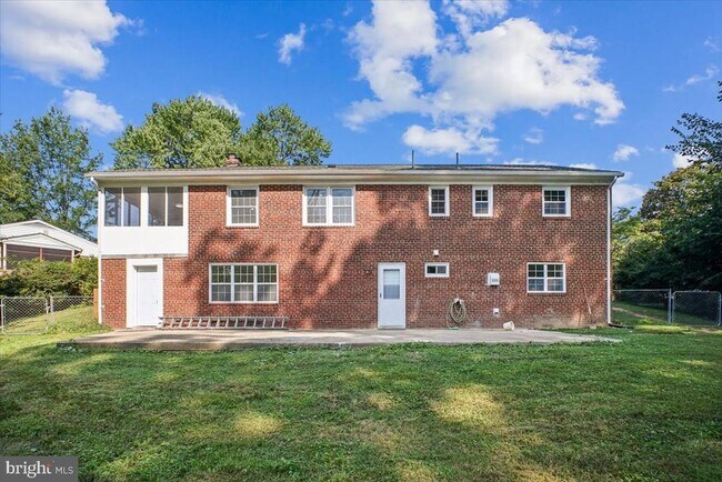 Building Photo - 3227 Sherry Ct