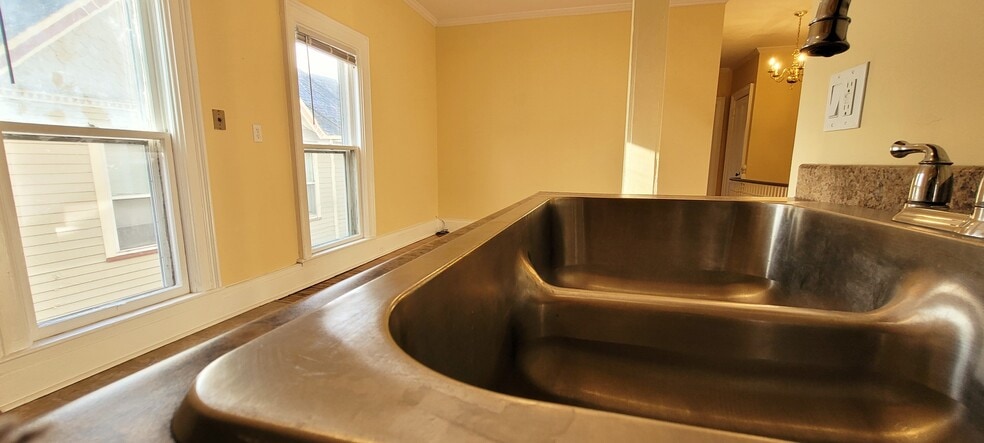 Kitchen - 114 Elm St