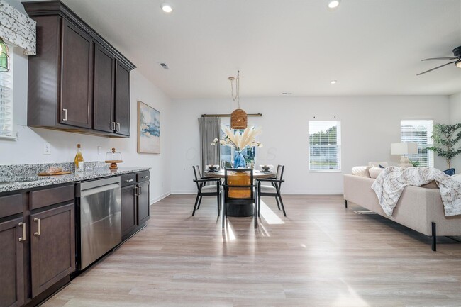 Building Photo - 468 Rochdale Run