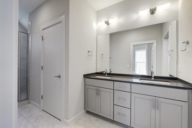 Building Photo - 3108 Aldwyche Dr