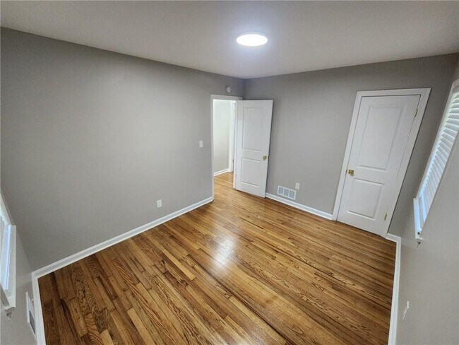 Building Photo - 1195 Starline Dr
