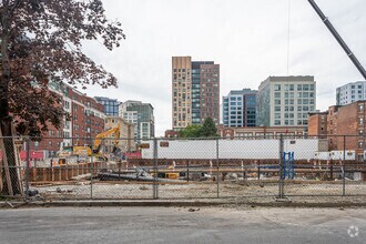 Building Photo - Idyl