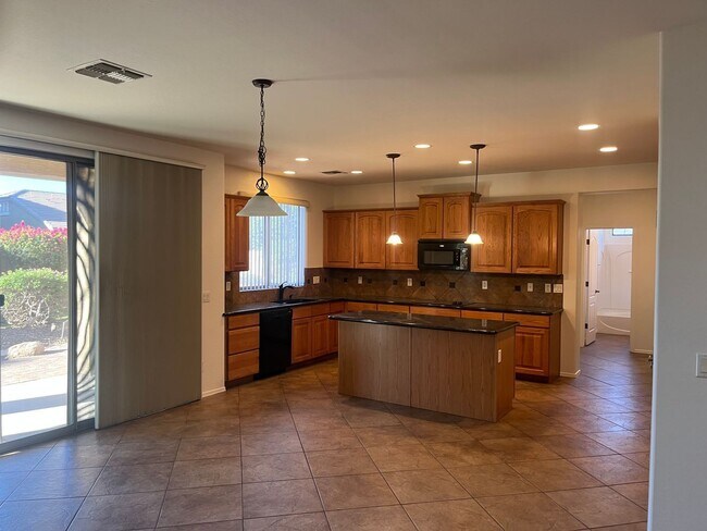 Building Photo - 14361 W Maui Ln