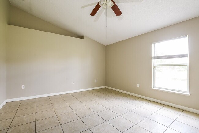 Building Photo - 6853 Westlake Blvd