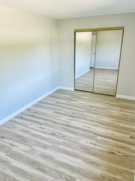 Building Photo - 2400 Harbor View Dr