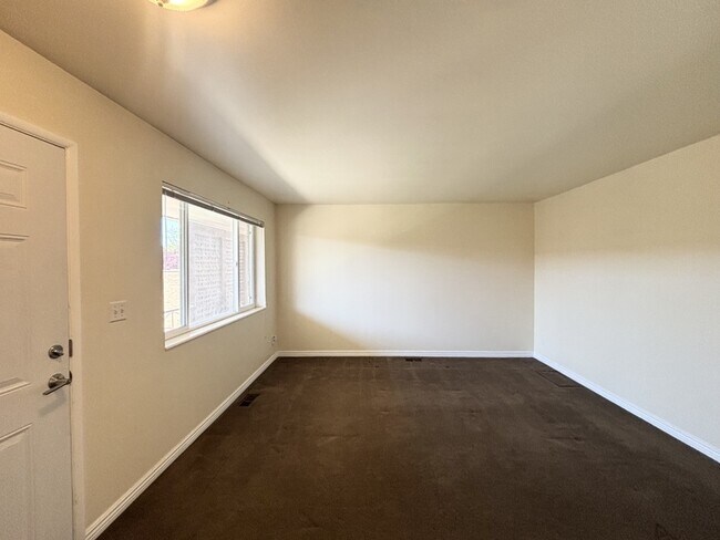 Building Photo - 2035 E 2700 S