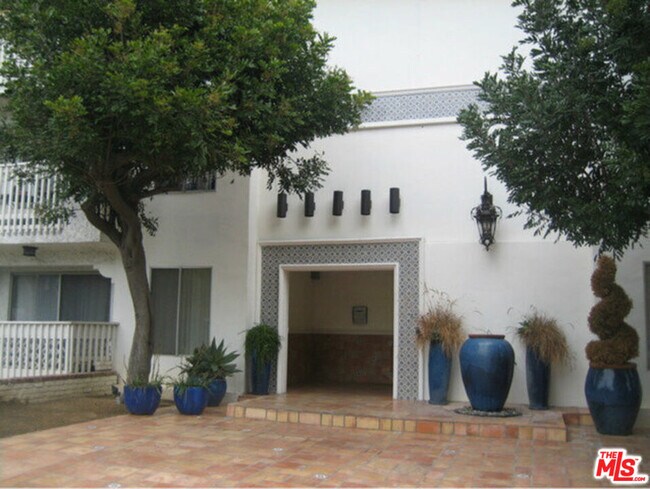 Building Photo - 3111 4th St