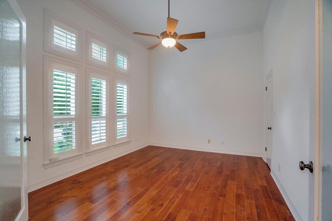 Building Photo - 10200 Treasure Island Dr